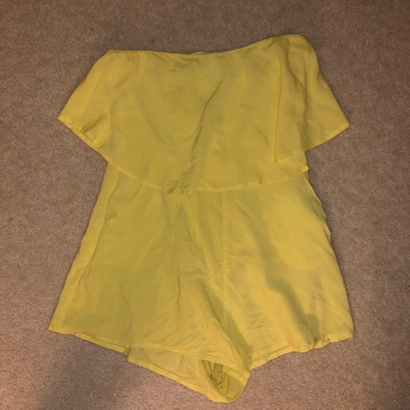 UK2LA Yellow Strapless Romper Size Small - Picture 2 of 4